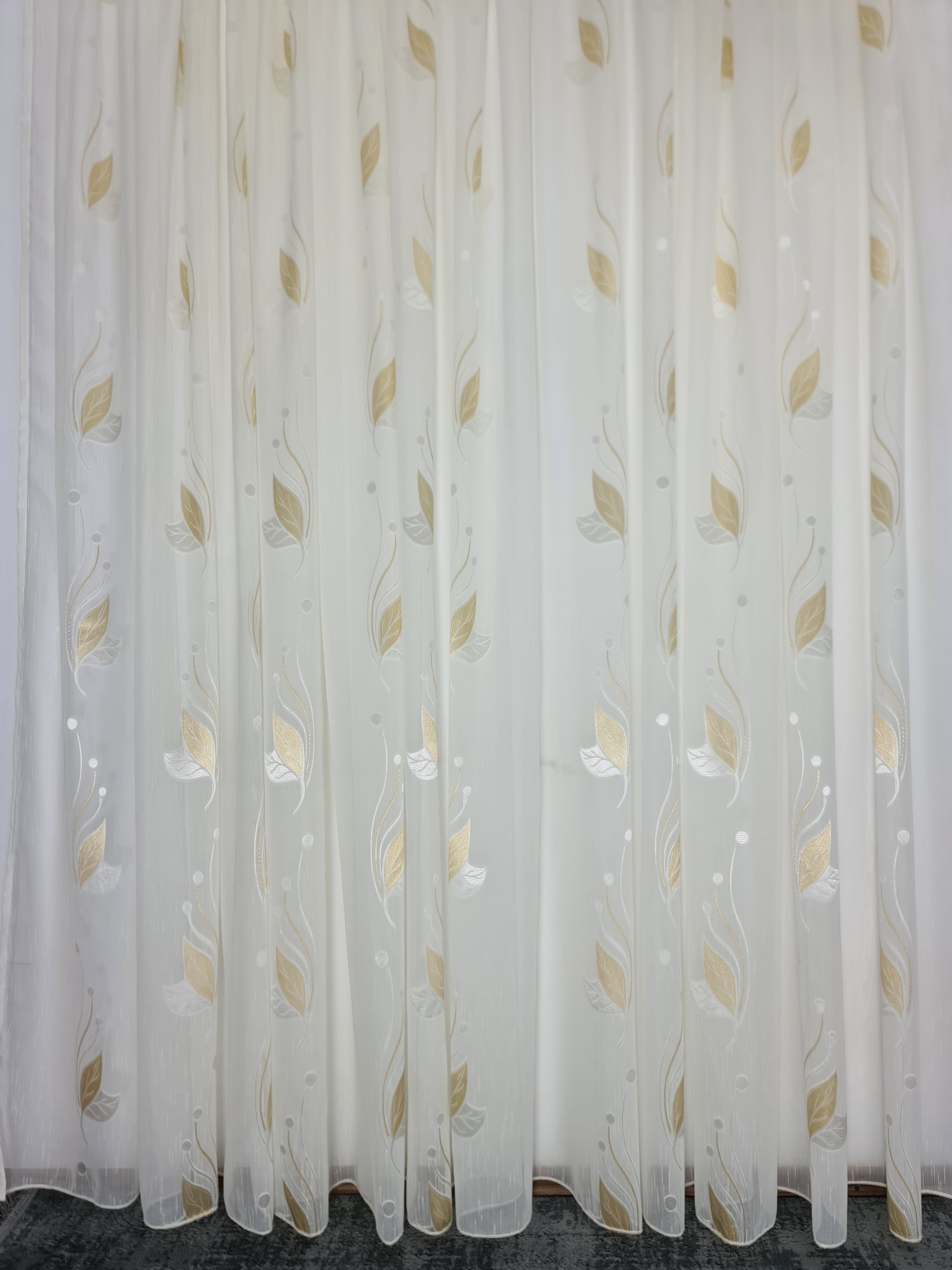 Perdea sable crem cu flori, model Mario, nu necesita calcare - CASABLANCA Perdea sable crem cu flori, model Mario, nu necesita calcare Casa Blanca Curtains & Drapes 40.00 CASABLANCA CASABLANCA