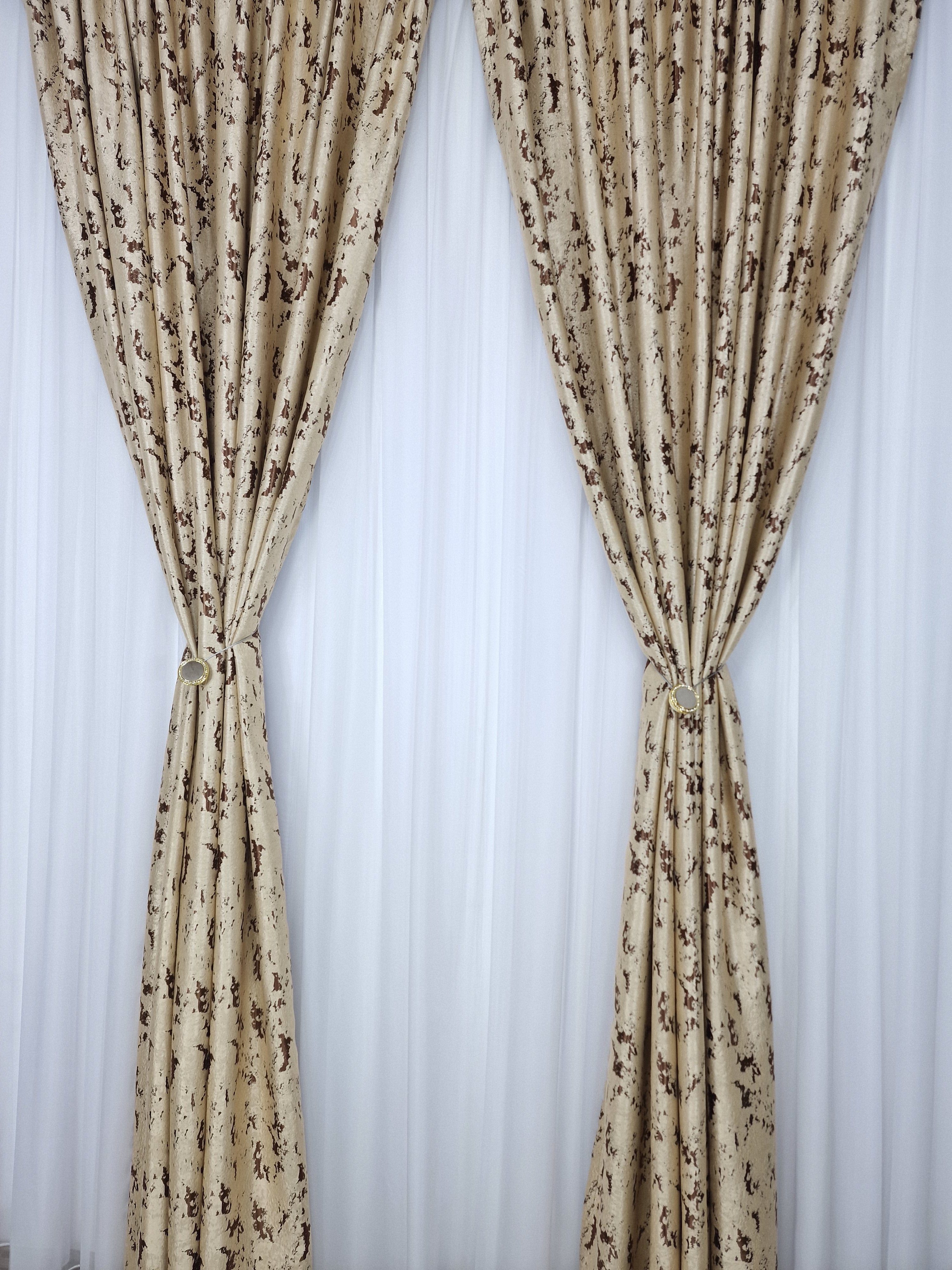 Set perdea si draperie Carolina - CASABLANCA Set perdea si draperie Carolina CasaBlanca 650.00 CASABLANCA 8metriperdeacu6metridraperiepentrusinagaleriede4-5 CASABLANCA