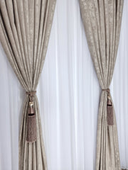 Set Alexandra: Perdea Albă Simplă și Draperie Bej cu Aspect de Vopsea Decorativă – Ideal pentru Living și Dormitor în Nuanțe de Alb,Crem si Bej