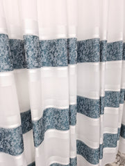 Perdea Kim alba tip in cu benzi turcoaz, material plin ca textura, nu mai necesita calcare dupa spalare