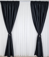 Set ideal pentru livinguri si dormitoare moderne in nuante de alb, gri sau negru-Colectia Hotel – Perdea Voal Alb si Draperie Neagra Blackout – confectionat pe comanda