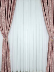 Colectia Decorativa: Perdea Alba Simpla si Draperie Roz Pudra Tip Vopsea – Ideal pentru Living si Dormitor in Nuanțe Alb, Crem si Roz