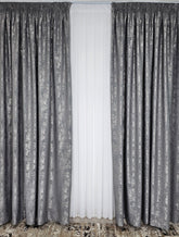 Draperie Venti Gri Inchis Texturata cu Aspect de Vopsea Decorativa Blackout 70-90% pentru Living si Dormitor cu Mobilier Gri si Negru, Confectionata la Comanda Casablanca Magazin