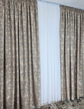 Colectia Decorativa: Perdea Alba Simpla si Draperie Tip Vopsea-Grej