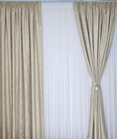 Colectia Decorativa: Perdea Alba Simpla si Draperie Tip Vopsea Crem – Ideal pentru Living si Dormitor in Nuanțe Crem, Bej si Grej