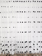 Perdea Meli buline alb cu negru,material plin ca textura tip in