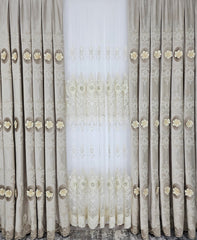 Perdea Nela, model floral cu bordura de catifea