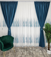Set Kamala – Perdea Alba cu Borduri Turcoaz si Draperie Turcoaz Blackout 98% – ideal pentru livinguri si dormitoare luminoase cu canapele crem, bej, gri deschis sau alb si accente turcoaz, mobilier lemn natur sau alb – confectionat pe comanda