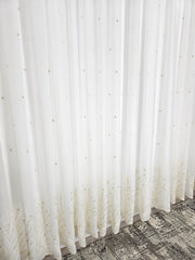 Perdea Eric ivory din material plin ca textura cu flori crem