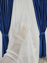Set Corso: perdea alba din in gros keten si draperie din catifea albastra blackout 90%