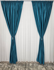 Draperie Catifea Baby Blue Blackout 90% – ideala pentru livinguri si dormitoare luminoase cu canapele crem, bej, gri deschis sau alb si mobilier lemn natur, alb sau auriu – confectionata pe comanda