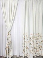 Draperie Blackout 80% cu Flori Crem Maro Model Gradina de Culori – ideala pentru livinguri si dormitoare calde si elegante cu canapele crem, bej, cappuccino sau alb si mobilier lemn natur sau wenge – confectionata pe comanda
