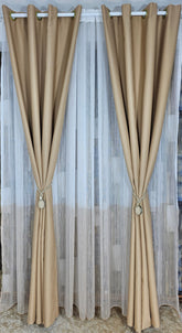 Set Nicolae: Perdea in doua culori alb crem din material tip borangic si draperie capucino blackout 80%