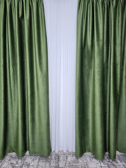 Set Premium: Nu Permite Deloc Patrunderea Luminii – Perdea Matase Alba si Draperie Verde Olive Catifea Blackout Total – Ideal pentru Livinguri si Dormitoare Elegante – Confectionat pe Comanda Casablanca Magazin