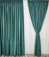 Set Joe – Perdea Jorjet Alb Imaculat si Draperie Catifea Verde Menta – ideal pentru livinguri si dormitoare luminoase cu canapele crem, bej, gri deschis sau alb si mobilier lemn natur, alb sau auriu – confectionat pe comanda