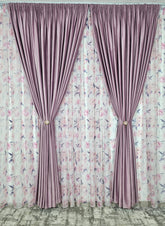 Set Inna: perdea din voal model floral combinatie roz cu gri cu draperie catifea roz lila blackout 90%