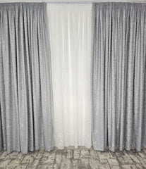 Set Jenifer: perdea ivoire din in cu frunze albe si draperie decorativa tip nisip gri