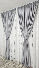 Perdea Romulus alb cu negru din material plin ca textura in cristal