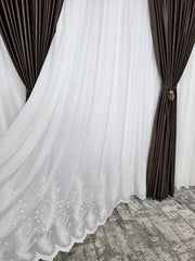 Perdea Tina crem cu flori crem din material plin ca textura tip in