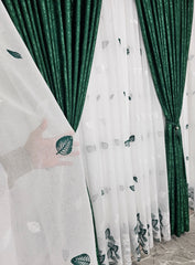 Perdea Costa Rica din material plin ca textura, tip in cu frunze verzi