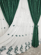 Perdea Costa Rica din material plin ca textura, tip in cu frunze verzi