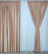 Draperie din Catifea Crem Roze – ideală pentru livinguri cu canapele crem, roz pudra sau gri deschis și mobilier alb sau lemn natur – confectionată pe comandă