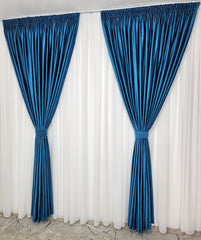 Set Andra: perdea din voal alb si draperie din catifea albastru azur