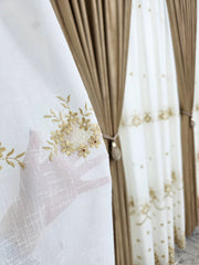 Perdea Reina Crem cu Broderie Aurie din Material Plin Tip In