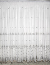 Perdea Samira alba cu broderie gri material plin ca textura tip in