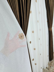 Perdea Diego crem din material plin ca textura in cristal cu flori crem-maro