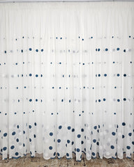 Perdea Antonio alba cu buline turcoaz,material plin ca textura tip in