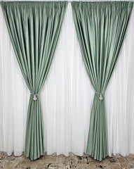 Draperie Catifea Verde Menta Model 2 – ideala pentru livinguri luminoase si dormitoare fresh cu canapele crem, alb, gri sau accente pastel si mobilier lemn natur sau alb – confectionata pe comanda