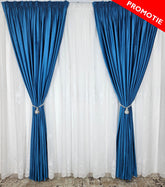 Set Celestia: perdea alba din in cu flori albe si draperie din catifea albastra