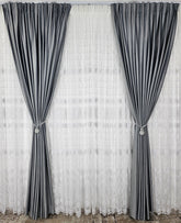 Set Evelina: perdea din tul cu broderie alba si draperie catifea 90% blackout gri