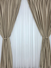 Draperie Catifea Crem Latte Blackout 90% – Draperie eleganta pentru living si dormitor, ideala pentru canapele crem, bej sau cappuccino si mobilier lemn natur sau maro – confectionata pe comanda