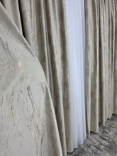 COLECTIA MILANO: perdea alba cu sidef si draperie catifea crem cu insertii aurii