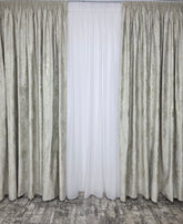 Draperie Milano din catifea bej cu insertii aurii