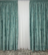 Colectia Venetia: Set Recomandat pentru Camere in Nuante de Verde Menta, Alb, Crem si Bej - Perdea Alba cu Sidef si Draperie Catifea Verde Menta pentru Living si Dormitor - Confectionat pe Comanda