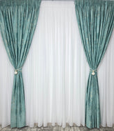 COLECTIA MILANO: perdea alba cu sidef si draperie catifea verde menta cu insertii aurii