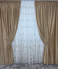 Ideal pentru living si dormitor cu pat sau canapea crem ori bej, pereti albi si mobilier crem sau maro - Colectia Soare Varianta Bej: Perdea Bamboo cu Broderie Crem-Bej si Draperie din Catifea Crem-Miere - confectionat pe comanda
