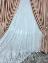 Colectia Lumina varianta Crem : perdea bamboo cu broderie crem si draperie catifea crem roz