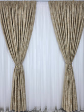 Colectia Santorini: Perdea alba cu sclipici și Draperie Catifea crem auriu tip vopsea pensulata si insertii aurii