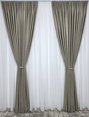 Colectia Amsterdam Varianta Grej – Perdea Voal Premium si Draperie Catifea Grej Tip Velura – Ideal pentru Livinguri cu Canapele Crem, Mobilier Bej, Cappuccino sau Lemn Natur – Confectionat pe Comanda