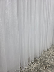 Perdea alba din material plin ca textura, cu sclipici argintiu model Bergamo