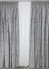 Draperie Amazon din catifea gri deschis cu insertii aurii