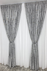 Draperie Amazon din catifea gri deschis cu insertii aurii