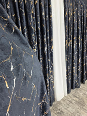 Draperie Amazon din catifea neagra cu insertii aurii