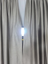 Set Premium – Perdea Matase Alb Pur Plina, Moale si Catifelata si Draperie Grej spre Gri Catifea Blackout Total – Nu Permite Deloc Patrunderea Luminii – Ideal pentru Livinguri si Dormitoare Elegante – Confectionat pe Comanda Casablanca Magazin