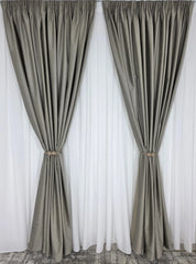 Set Premium – Perdea Matase Alb Pur Plina, Moale si Catifelata si Draperie Grej spre Gri Catifea Blackout Total – Nu Permite Deloc Patrunderea Luminii – Ideal pentru Livinguri si Dormitoare Elegante – Confectionat pe Comanda Casablanca Magazin
