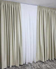 Set Premium: Perdea Premium din Matase Alba, Catifelata si cu Cadere Grea, si Draperie Crem Deschis din Catifea Blackout Total 100%, Nu Permite Trecerea Luminii prin Material – Potrivit cu Pat sau Canapea Crem, Bej ori Gri – Confectionat pe Comanda